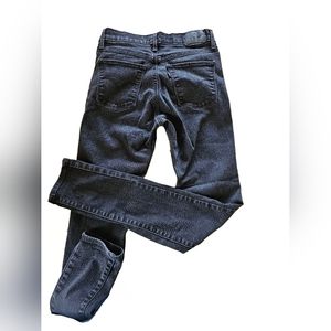 Levis slimming skinny black jeans. Size 29